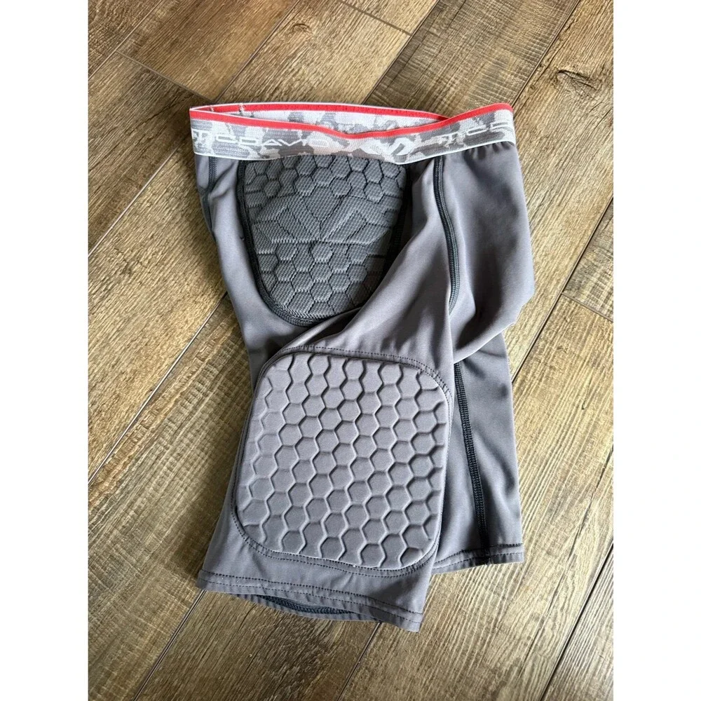 McDavid Hex Dual Density Thudd Short Sz. Small Gray